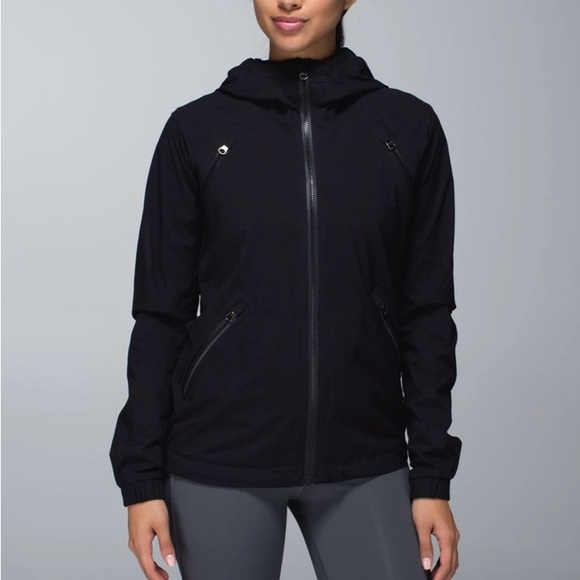 lululemon athletica Jackets & Blazers - EUC!!! Lululemon Run: Rise And Shine Jacket Black $148